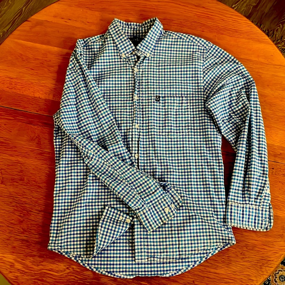 Tackle and Tide long sleeve, button up shirt. Men’s medium. Very soft Like linen